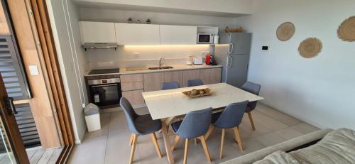 One-Bedroom Apartment image 10