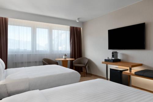 2 double beds