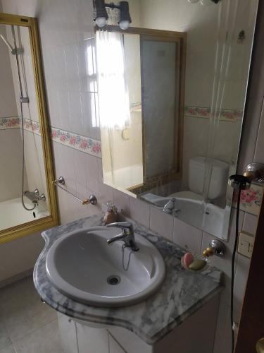 Room in Lodge - Toledo Double Private Room Room in Lodge - Toledo Double Private Room