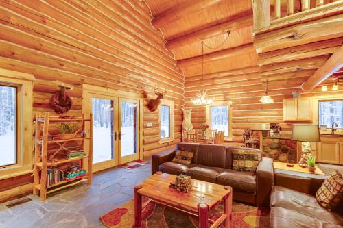 Secluded Traverse City Retreat 11 Mi to Downtown! in Traverse City, USA