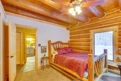 Secluded Traverse City Retreat 11 Mi to Downtown! in Traverse City, USA