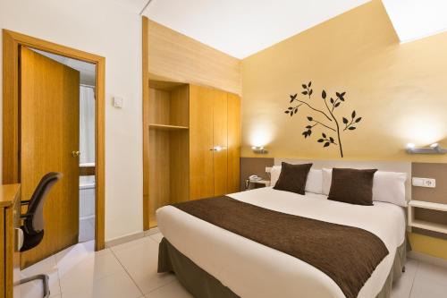 Hotel Travessera - image 5