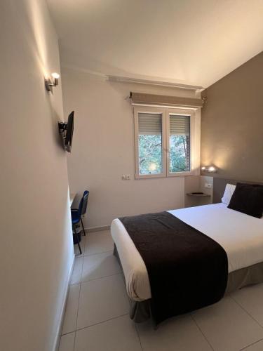 Single Room image 8