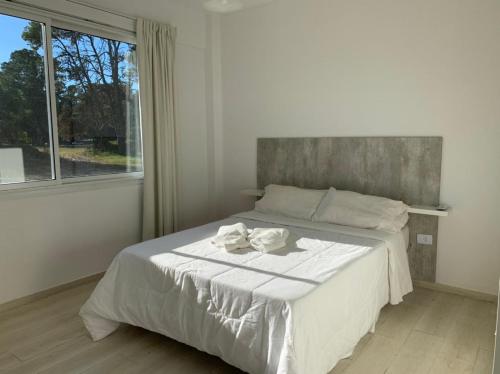 2 bedrooms, 4 beds