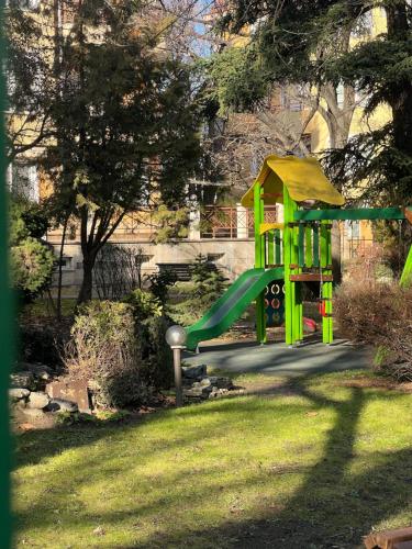 Great apartment with 3 bedrooms and 3 underground parking spaces, Sofia (Foto 5)