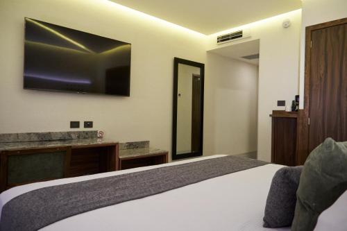 King Room image 6