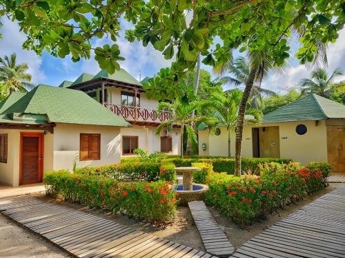 Garden, Hotel Rosario de Mar by Tequendama in Rosario Islands