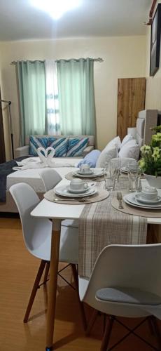 Coho The Hermosa - Staycation Studio Unit and Balcony View with Swimming Pool and Open Court access, Manila