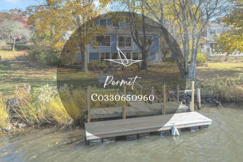 The Madeline - Waterfront Stay with Dock & Fire Pit The Madeline - Waterfront Stay with Dock & Fire Pit