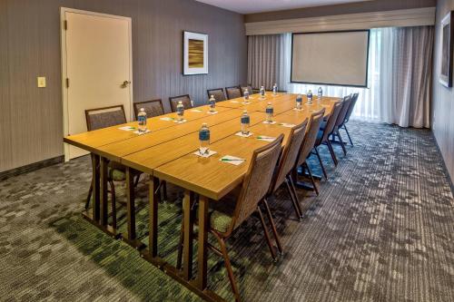 Courtyard by Marriott Springfield - image 13