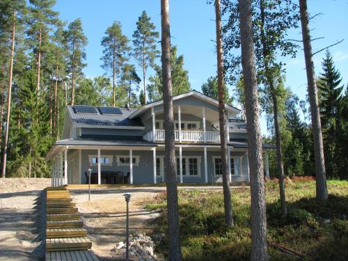 Lomapesä Cottages - Accommodation - Pertunmaa