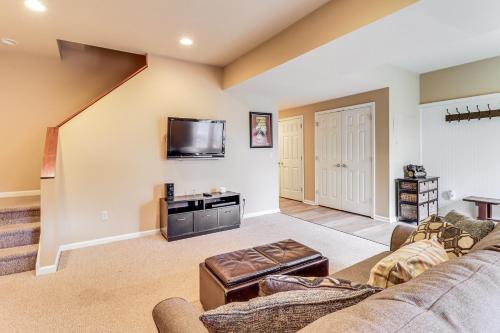 Boulder Lake Access Townhome with Deck! Boulder Lake Access Townhome with Deck!