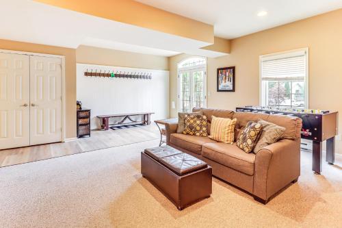 Boulder Lake Access Townhome with Deck! Boulder Lake Access Townhome with Deck!