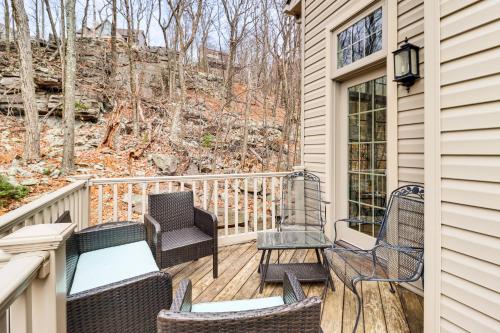 Boulder Lake Access Townhome with Deck! Boulder Lake Access Townhome with Deck!