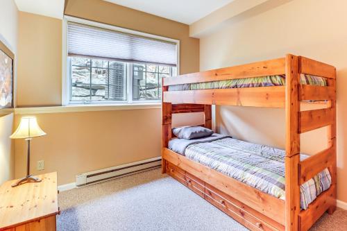 Boulder Lake Access Townhome with Deck! Boulder Lake Access Townhome with Deck!