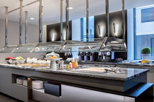 AC Hotel Grand Rapids Downtown - 주방