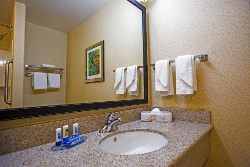 Fairfield Inn & Suites by Marriott Toledo North – Toledo, OH
