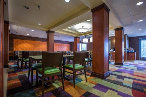 Fairfield Inn & Suites by Marriott Toledo North – Toledo, OH
