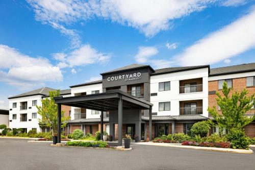 Courtyard By Marriott Concord