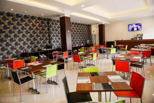 Restaurant, Midtown Xpress Sampit - Kalimantan Tengah in Sampit