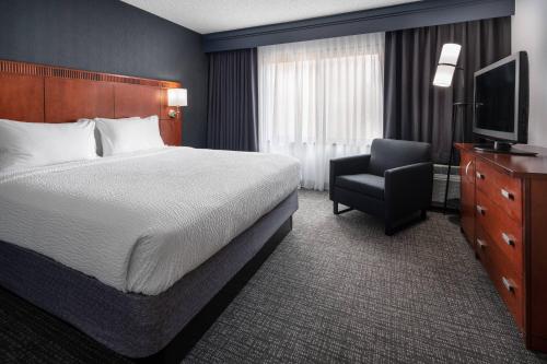King Room with Sofa Bed