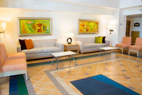 627041831 Holiday Inn Express Monterrey Galerias-San Jeronimo by IHG