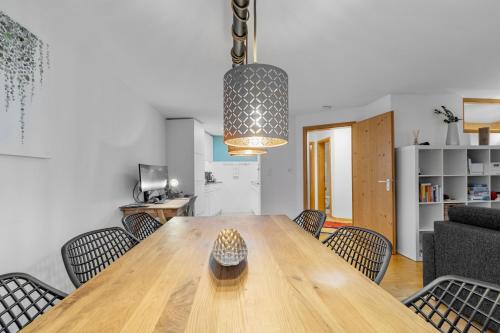 Gemütliche 2.5 Zimmer Wohnung mit privater Sauna (Gemutliche 2.5 Zimmer Wohnung mit privater Sauna) in جروش