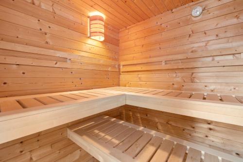 Gemütliche 2.5 Zimmer Wohnung mit privater Sauna (Gemutliche 2.5 Zimmer Wohnung mit privater Sauna) in جروش