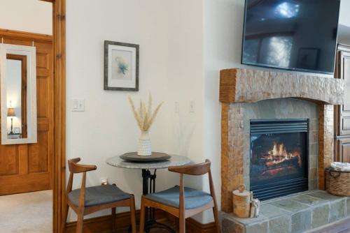 Lodge at Brookside 106 in Avon, USA
