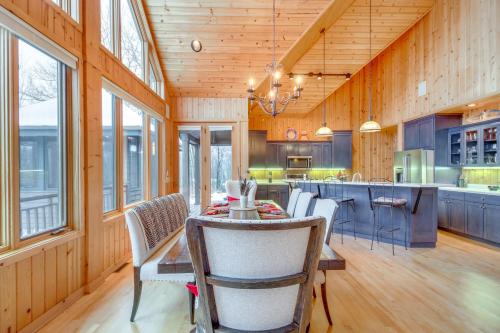 Private Lake and Trail Access Home in Jacobson! in Hill City