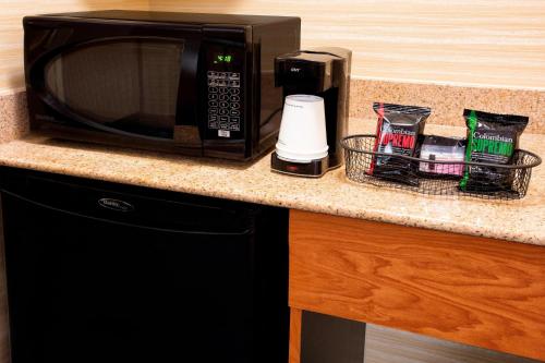 Fairfield Inn & Suites Merrillville - image 2