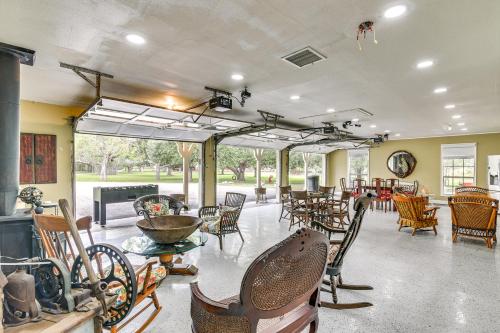 Family Home on 30 Acres in Manvel! in Manvel (TX)