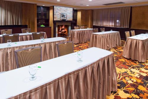 Courtyard Marriott Lake Placid - image 11