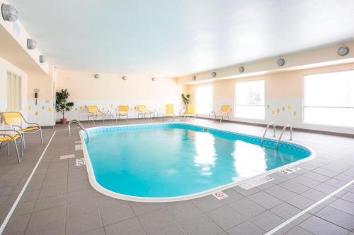 Fairfield Inn & Suites Oshkosh - image 14