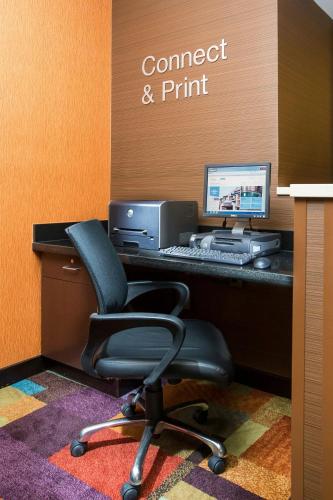 Fairfield Inn & Suites Oshkosh - image 8