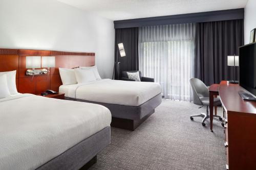 2 queen beds
