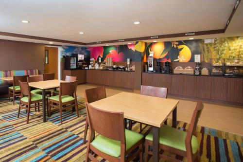 Fairfield Inn Manchester - Boston Regional Airport - image 6