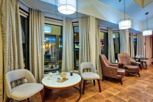 Előcsarnok, Courtyard by Marriott Hampton Coliseum Central in Hampton (Virginia)