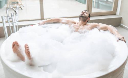 massage Sauna jakuzzi in 金斯海姆古斯塔夫斯堡
