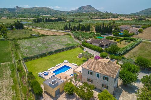 Four-Bedroom Holiday Home image 8