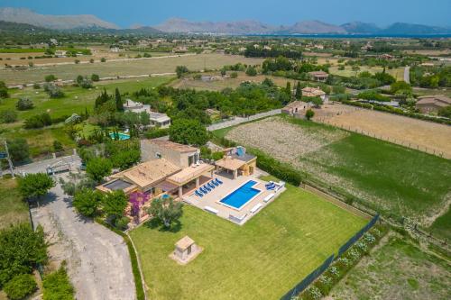 Four-Bedroom Holiday Home image 4