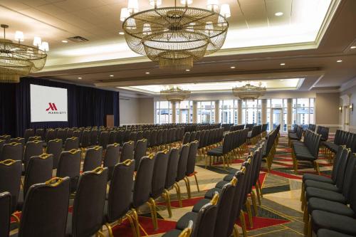 College Park Marriott Hotel & Conference Center - image 8