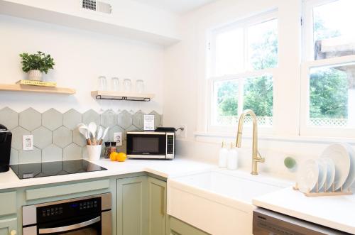 Cozy Gordonsville Cottage on Main Street in กอร์ดอนวิลล์ (VA)