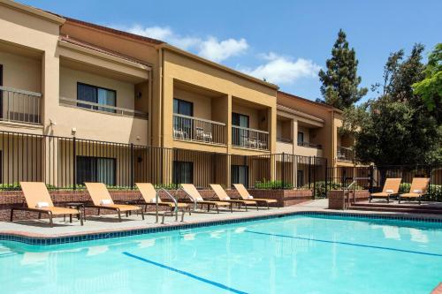 Courtyard by Marriott Pleasanton - image 14