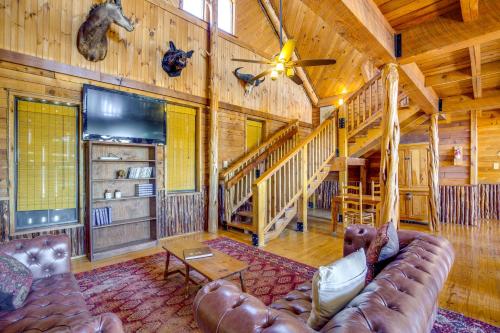 Waterfront Lodge on Lake Tawakoni Group Getaway! in Wills Point