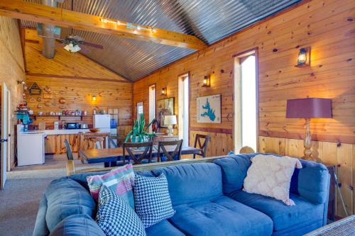 Boat Ramp and Fire Pit Lake Tawakoni Group Retreat! in Wills Point