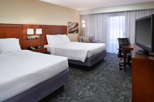 Courtyard by Marriott Rockford - image 13
