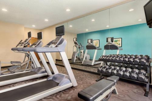 Fairfield Inn & Suites by Marriott Toledo Maumee - image 5
