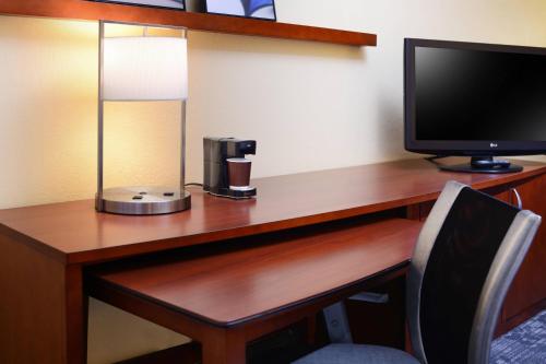 Courtyard by Marriott Oklahoma City Airport - image 14
