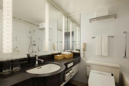 King Room image 3